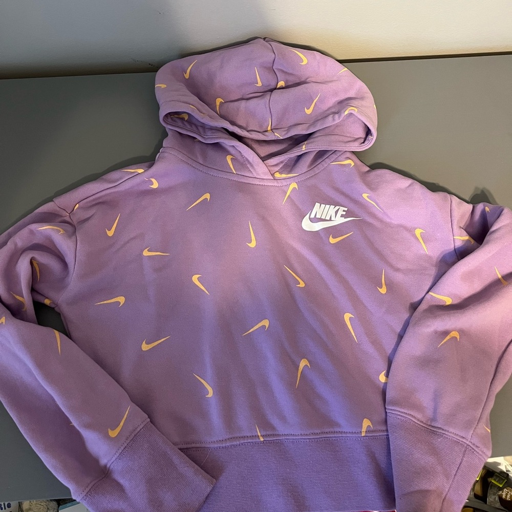 Nike cropped hoodie size M